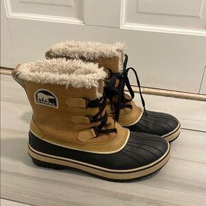Sorel Womens size 8.5 Tan and Black Winter Boots
